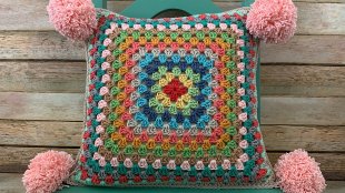 you tube making a pillow with granny squares